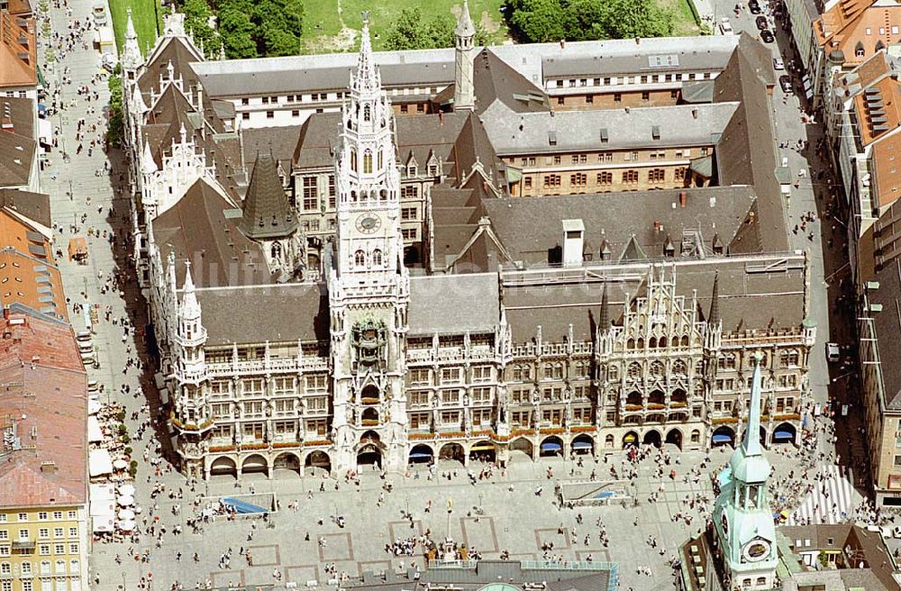 München/ Bayern von oben - Neues Rathaus am Marienplatz