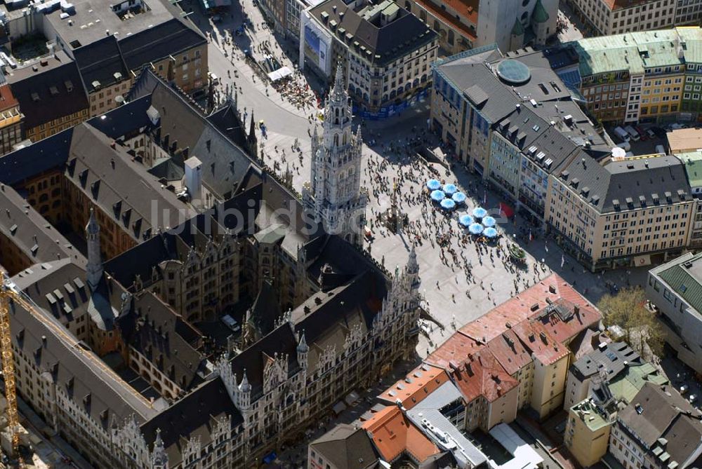 München aus der Vogelperspektive: Neues Rathaus am Marienplatz im Stadtzentrum von München