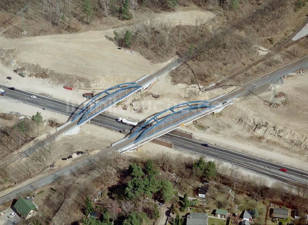 Luftaufnahme Neuenhagen - Neugebaute Autobahnbrücke am östlichen Berliner Ring Neuenhagen bei Berlin.