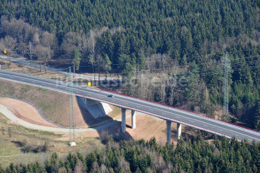 Luftbild Uslar - Neugebaute Umgehungsstraße B241 mit Talbrücke Volpriehausen nahe Uslar in Niedersachsen