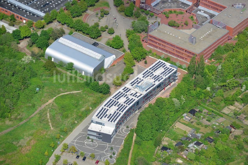 Luftaufnahme Lübeck - Neugebäude der Emil-Possehl-Schule im Stadtteil St.Lorenz Nord in Lübeck im Bundesland Schleswig-Holstein