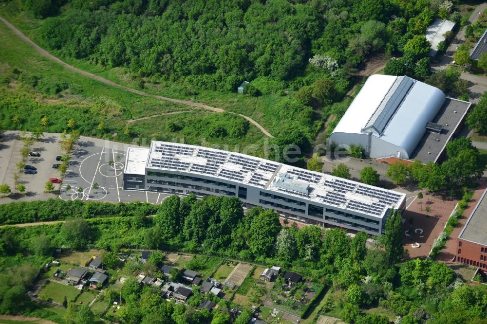 Luftbild Lübeck - Neugebäude der Emil-Possehl-Schule im Stadtteil St.Lorenz Nord in Lübeck im Bundesland Schleswig-Holstein