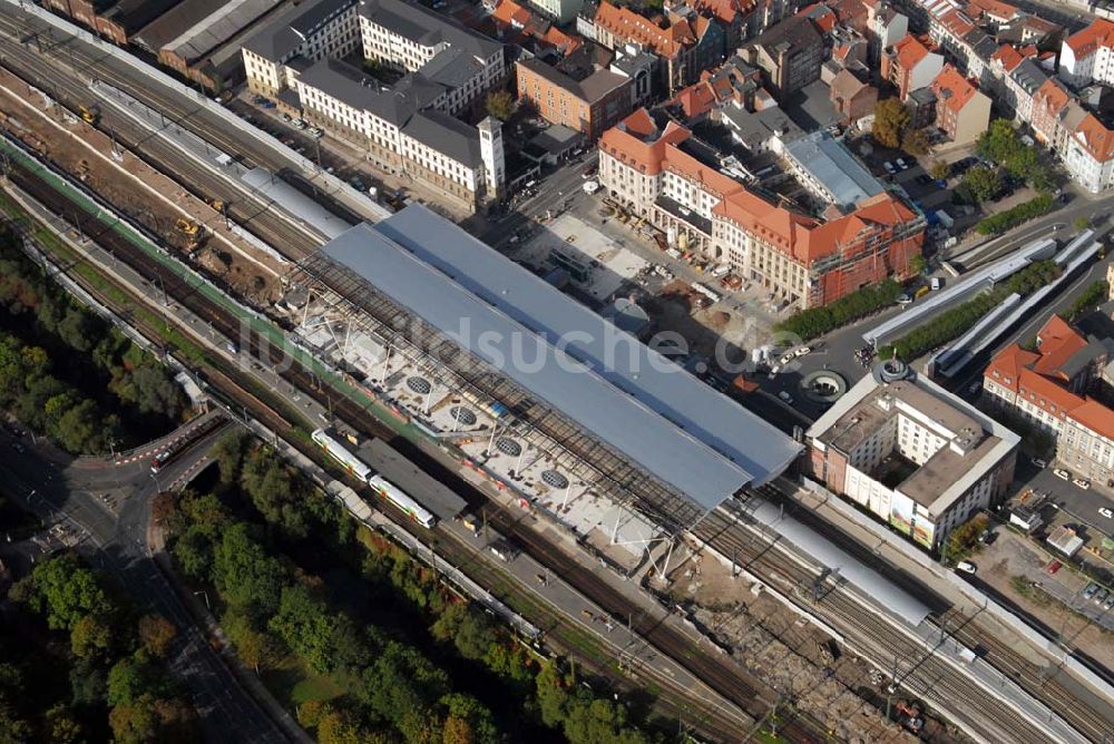 Luftbild Erfurt - Neugestaltung des Bahnhofsvorplatzes und Sanierung des Hotels Erfurter Hof