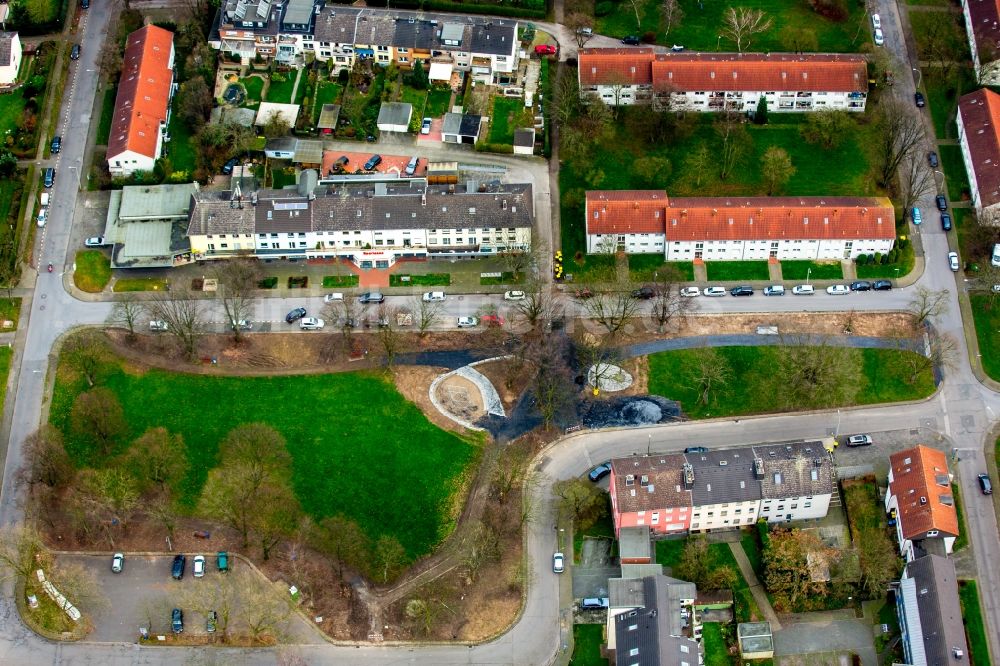 Luftbild Duisburg - Neugestaltung der Parkanlage des kleinen Karl-Harzig-Park in Duisburg im Bundesland Nordrhein-Westfalen