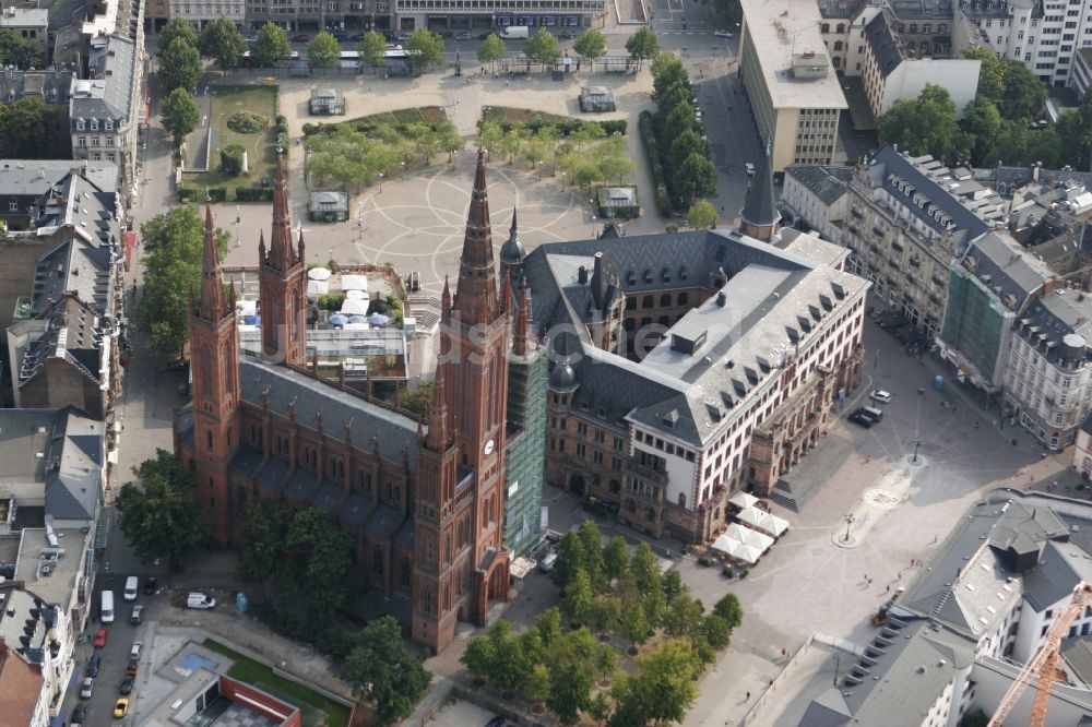 Luftbild Wiesbaden - Neugotische Marktkirche in Wiesbaden in Hessen