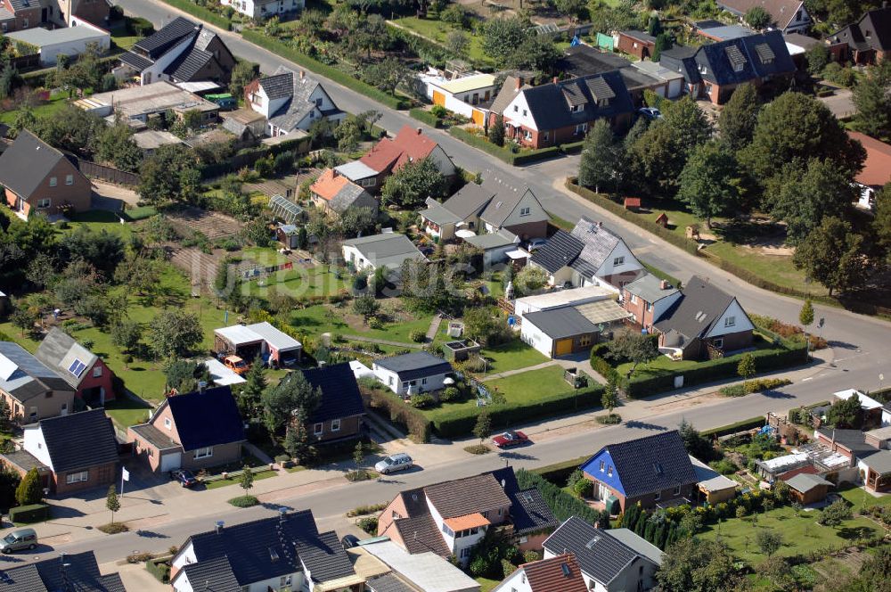 Ribnitz-Damgarten von oben - Neuhöfer Straße in Ribnitz-Damgarten