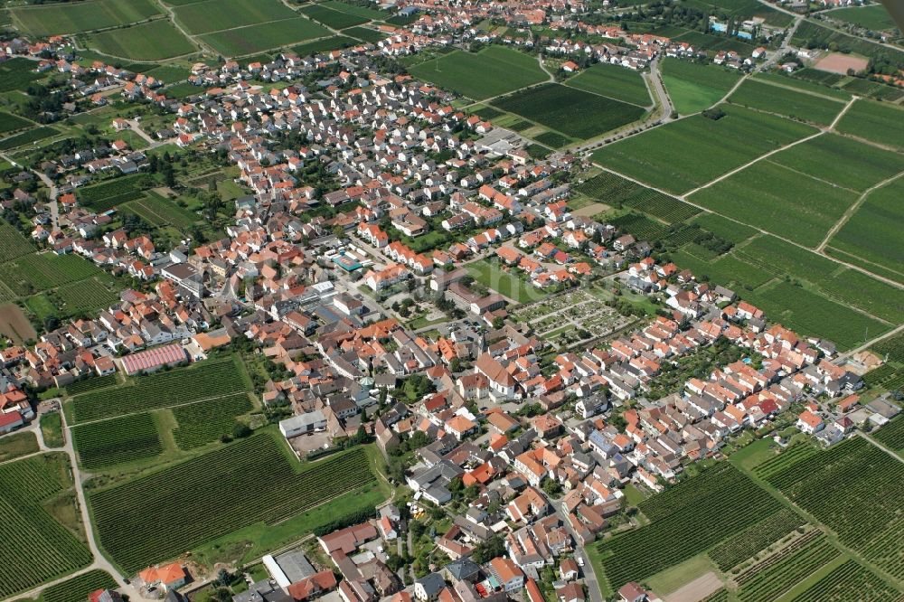 Diedesfeld von oben - Neustadt an der Weinstraße OT Diedesfeld im Bundesland Rheinland-Pfalz