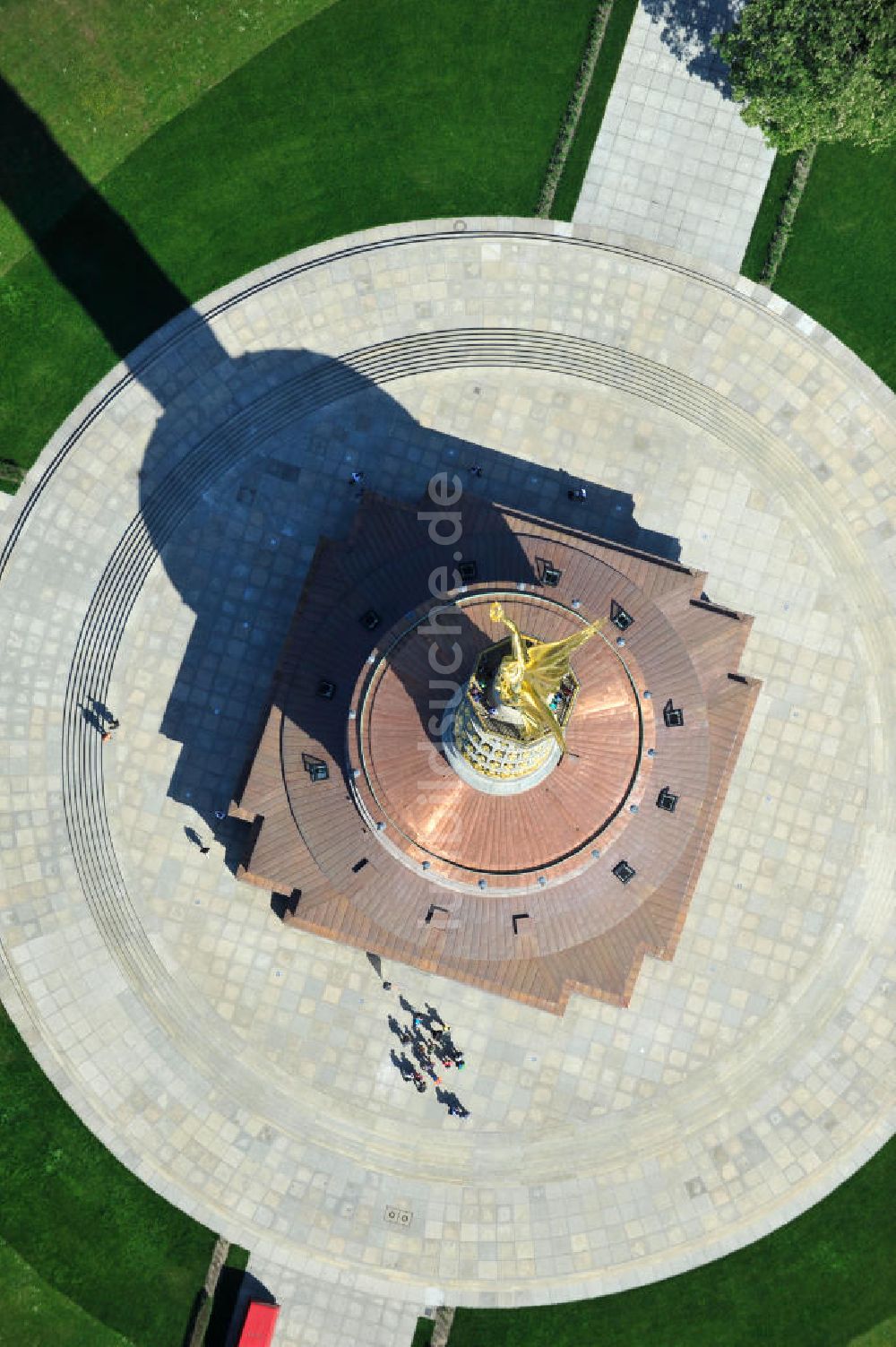 Luftbild Berlin - Neuvergoldung der Viktoria auf der Berliner Siegessäule