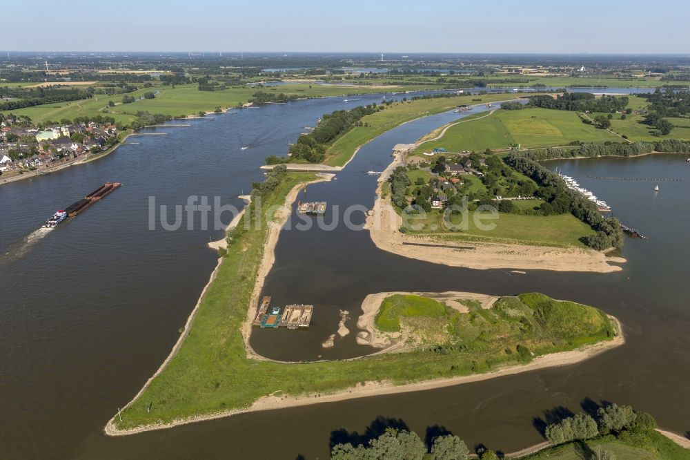 Luftbild Jüchen - Niederrhein- Ufer mit Bucht bei Rees in der Nähe von Xanten und Kalkar in Nordrhein-Westfalen