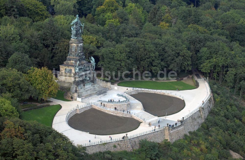 Rüdesheim am Rhein aus der Vogelperspektive: Niederwalddenkmal von Rüdeheim am Rhein in Hessen