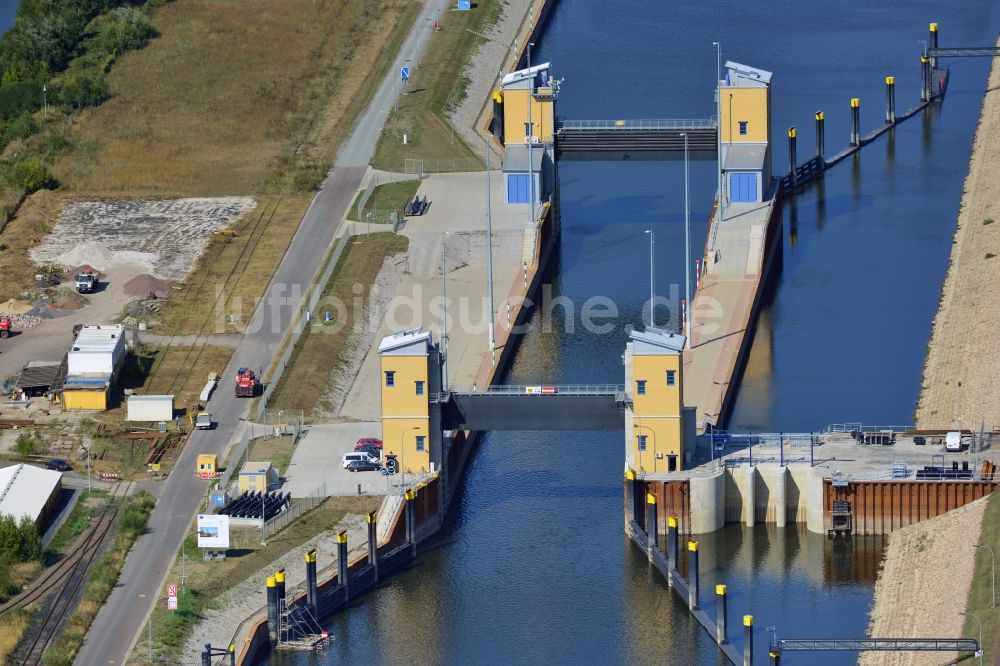 Luftaufnahme Magdeburg - Niedrigwasserschleuse Magdeburg im Rothenseer Verbindungskanal in Sachsen-Anhalt