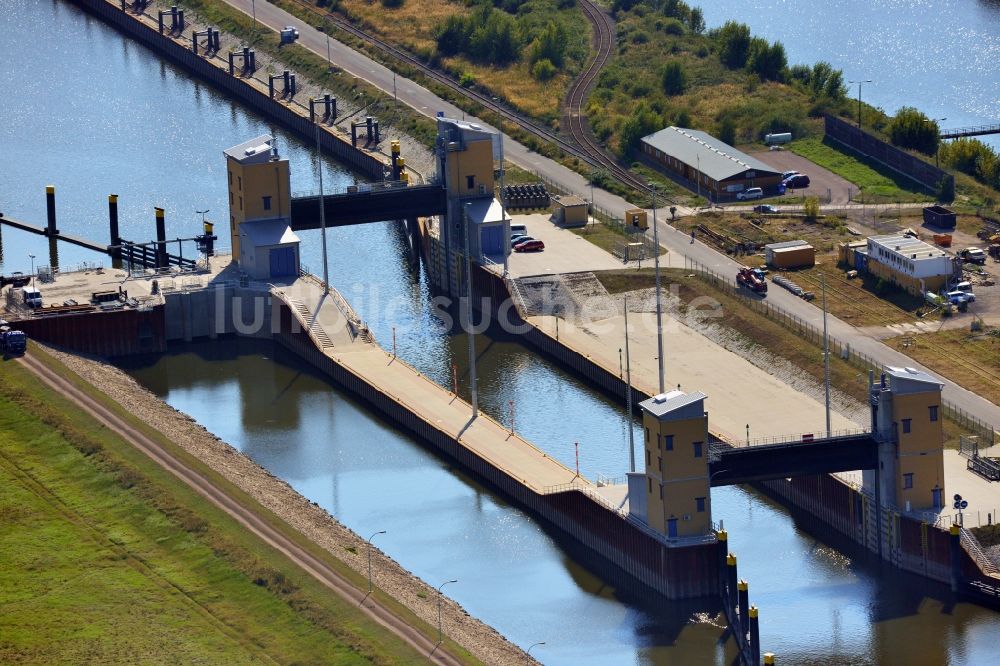 Luftaufnahme Magdeburg - Niedrigwasserschleuse Magdeburg im Rothenseer Verbindungskanal in Sachsen-Anhalt