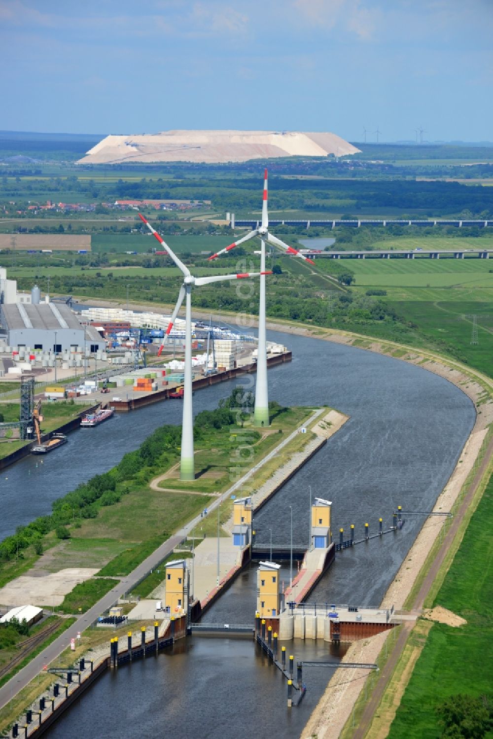 Luftbild Magdeburg - Niedrigwasserschleuse Magdeburg im Rothenseer Verbindungskanal in Sachsen-Anhalt