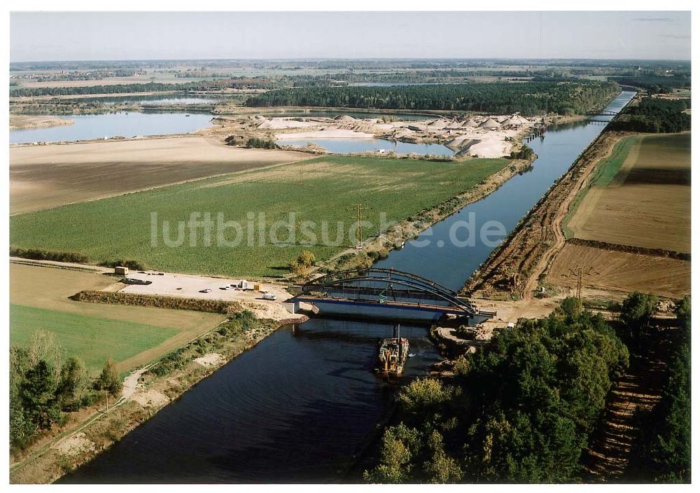 Luftaufnahme Niegripp / Sachsen-Anhalt - Niegripp / Sachsen-Anhalt Bauarbeiten zur Brückenerneuerung am Elbe-Havel-Kanal bei Niegripp zum Wasserstraßenkreuz Magdeburg 14