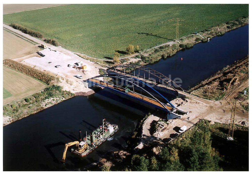 Niegripp / Sachsen-Anhalt von oben - Niegripp / Sachsen-Anhalt Bauarbeiten zur Brückenerneuerung am Elbe-Havel-Kanal bei Niegripp zum Wasserstraßenkreuz Magdeburg 14