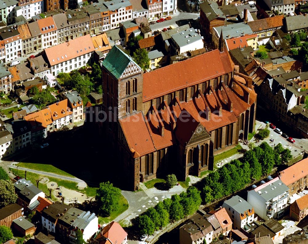 Wismar von oben - Nikolaikirche in Wismar im Bundesland Mecklenburg-Vorpommern