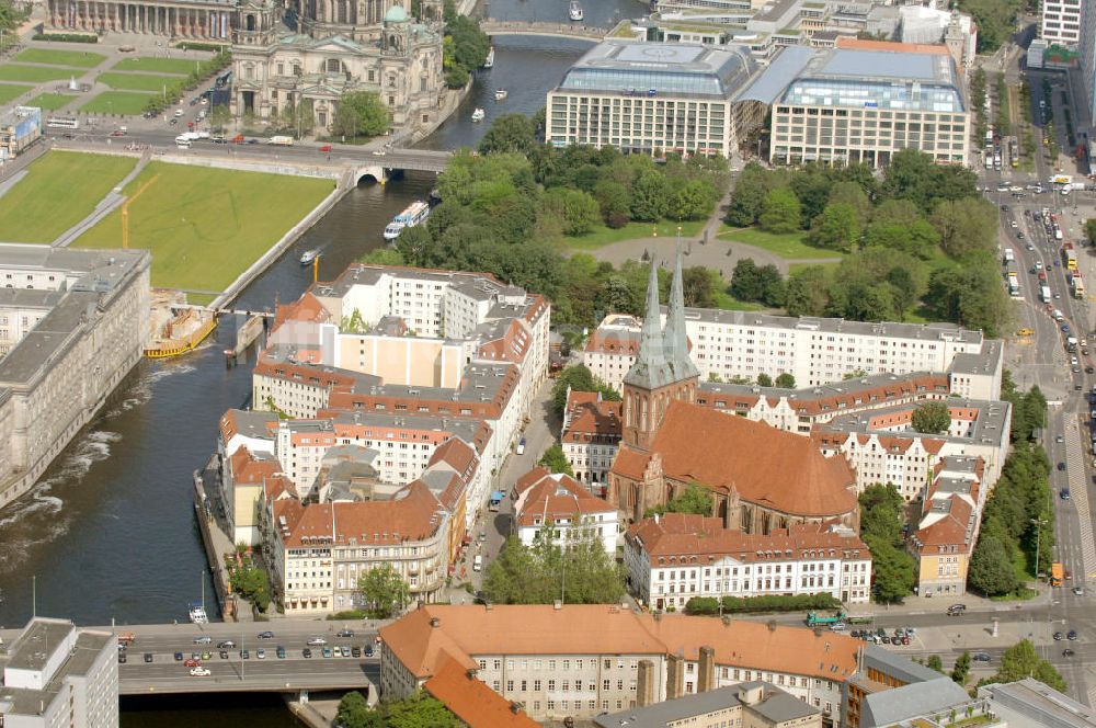 Berlin von oben - Nikolaiviertel Berlin-Mitte