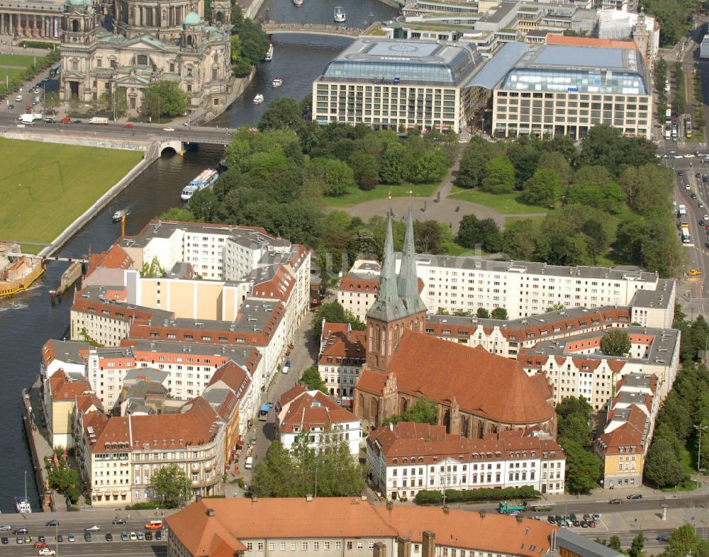 Berlin aus der Vogelperspektive: Nikolaiviertel Berlin-Mitte