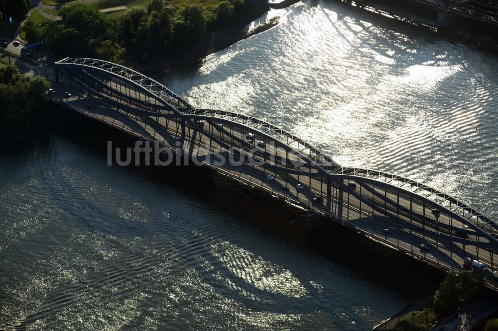 Hamburg von oben - Norderelbe - Brücke der Billhorner Brücke in Hamburg