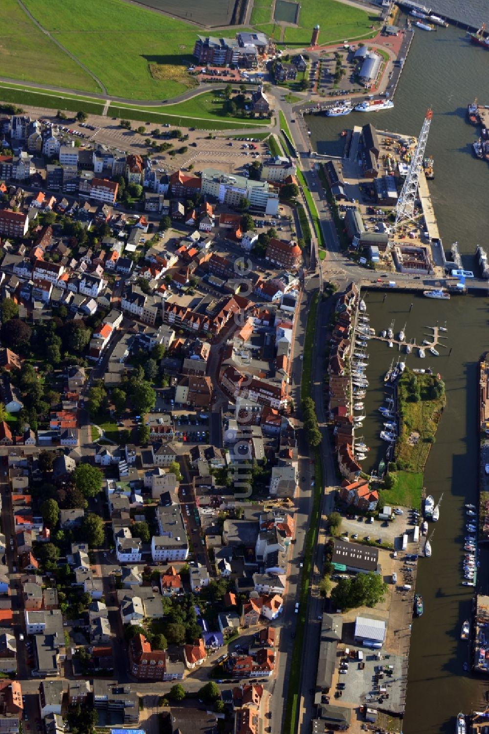 Luftbild Cuxhaven - Nordsee - Hafen und- Küstenbereich in Cuxhaven im Bundesland Niedersachsen