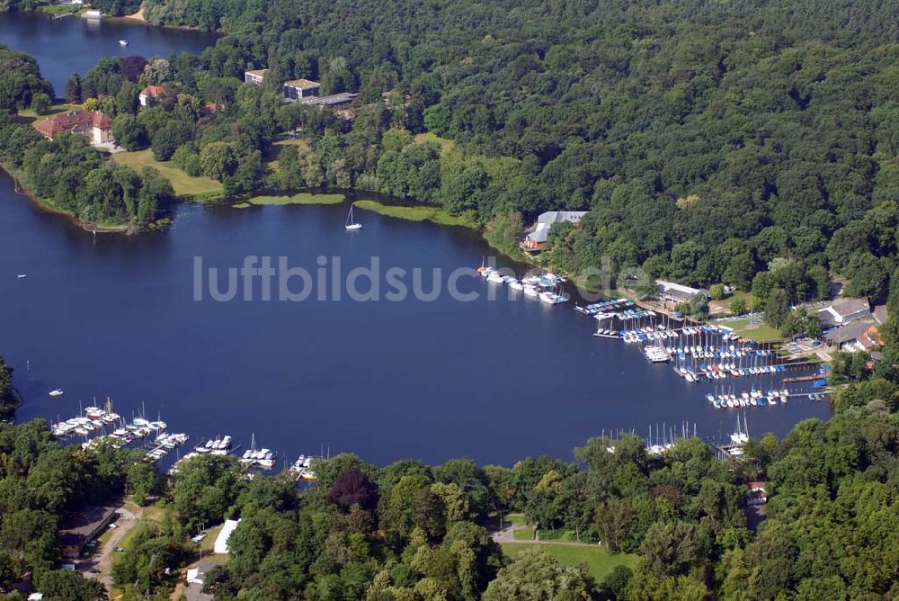 Luftbild Berlin - Nordspitze des Tegeler See mit dem Yachthafen desTegeler Segel-Club e.V.