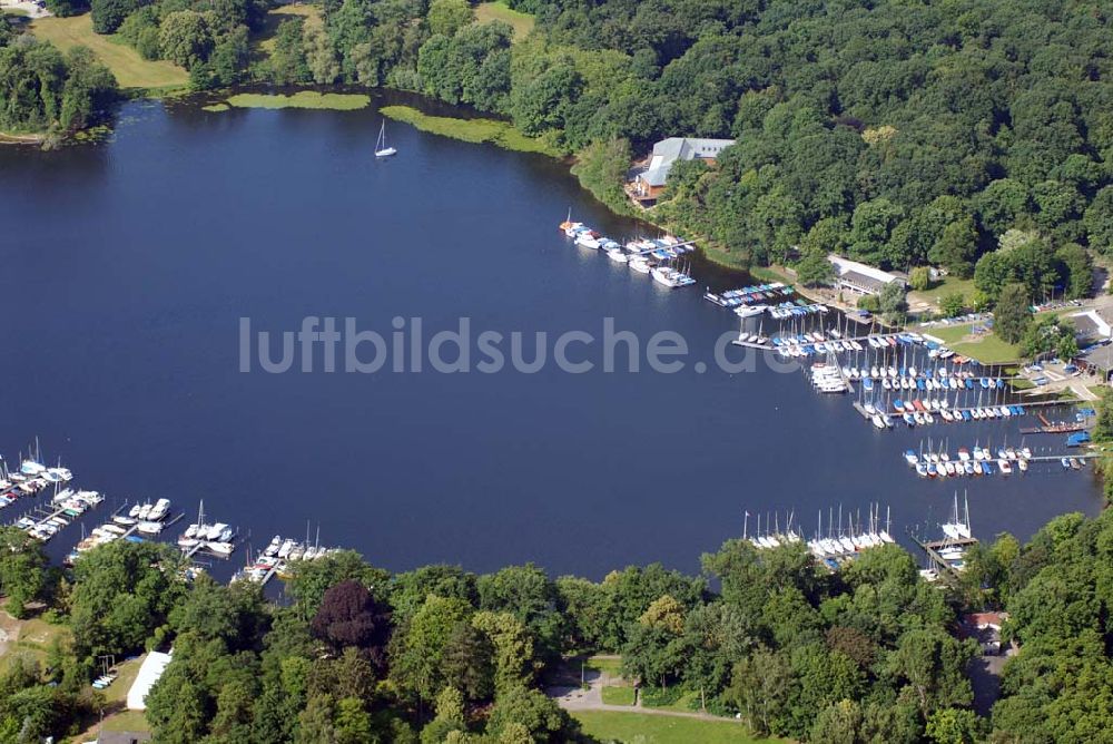 Luftaufnahme Berlin - Nordspitze des Tegeler See mit dem Yachthafen desTegeler Segel-Club e.V.