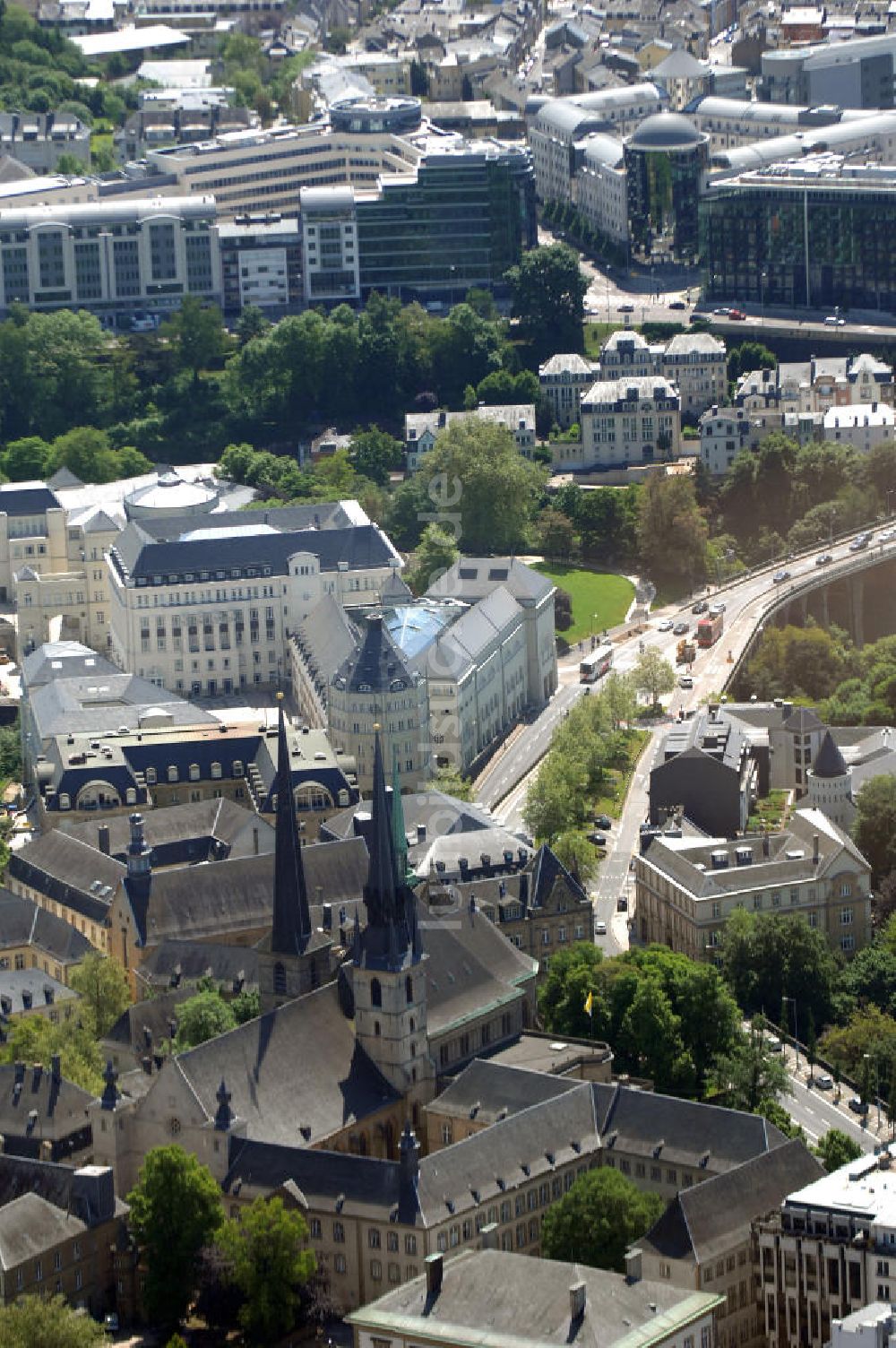 Luftbild Luxemburg - Notre-Dame und Justizpalast Luxemburg