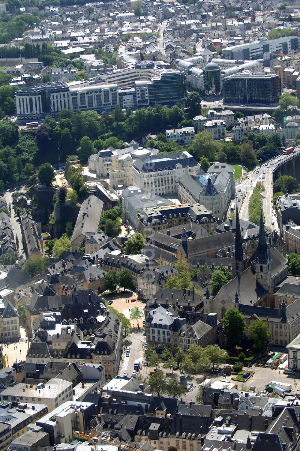 Luftaufnahme Luxemburg - Notre-Dame und Justizpalast Luxemburg