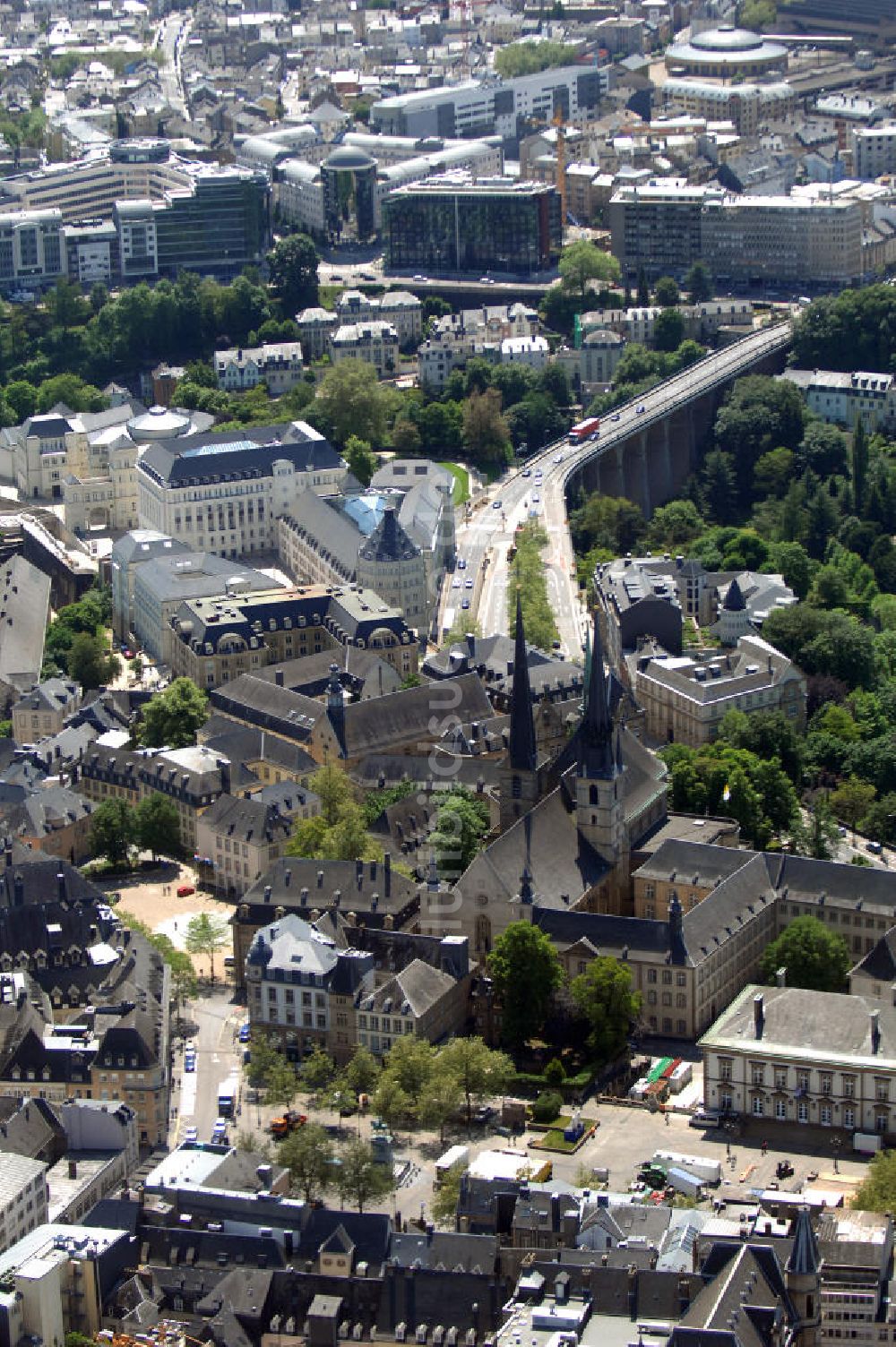 Luxemburg von oben - Notre-Dame und Justizpalast Luxemburg