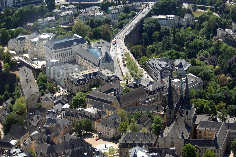 Luftaufnahme Luxemburg - Notre-Dame und Justizpalast Luxemburg