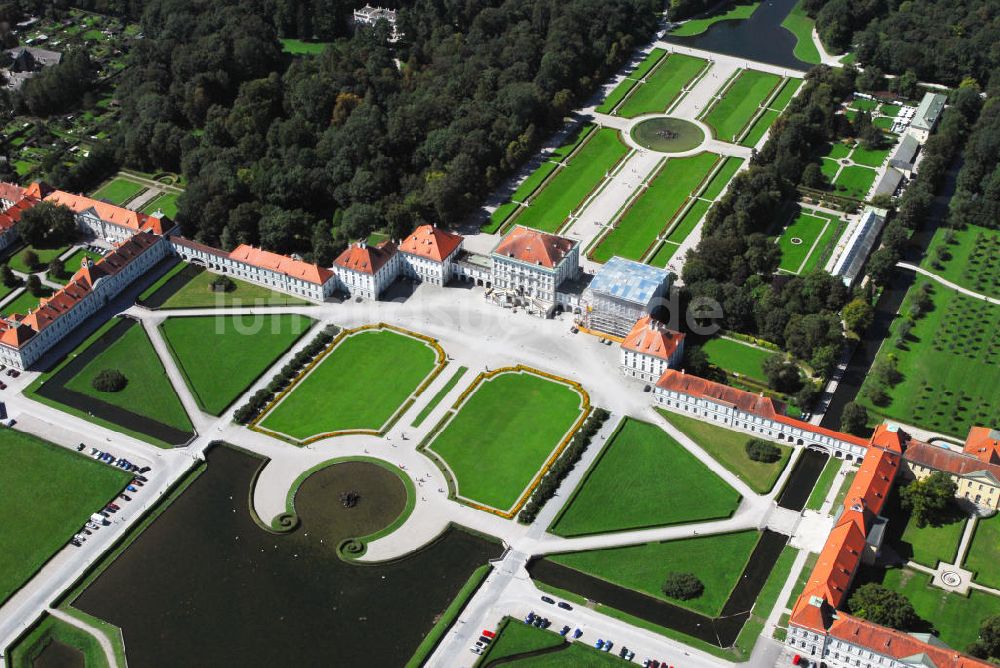 München von oben - Nymphenburger Schlosspark in München