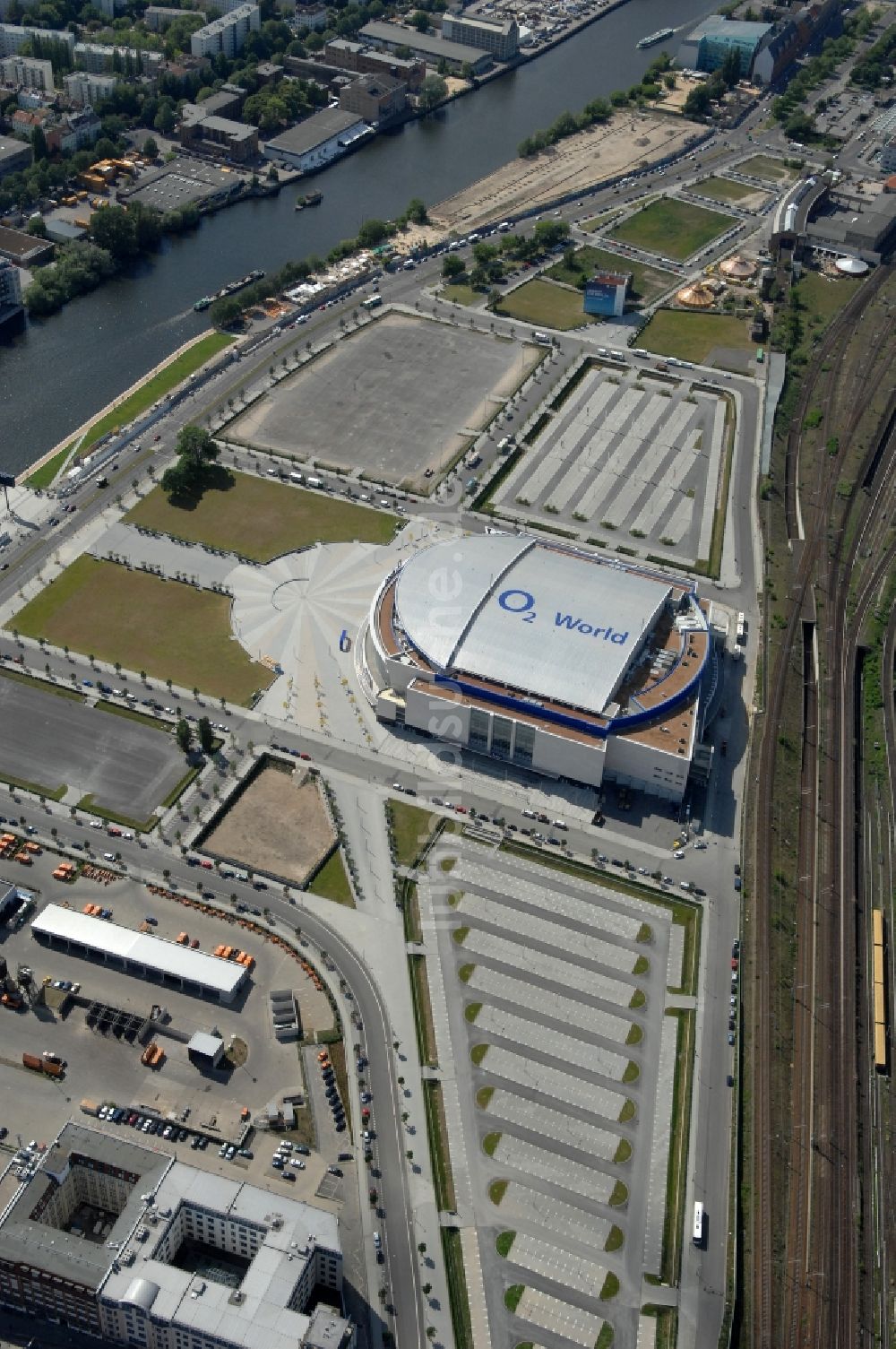 Berlin aus der Vogelperspektive: O2- Arena in Berlin - Friedrichshain