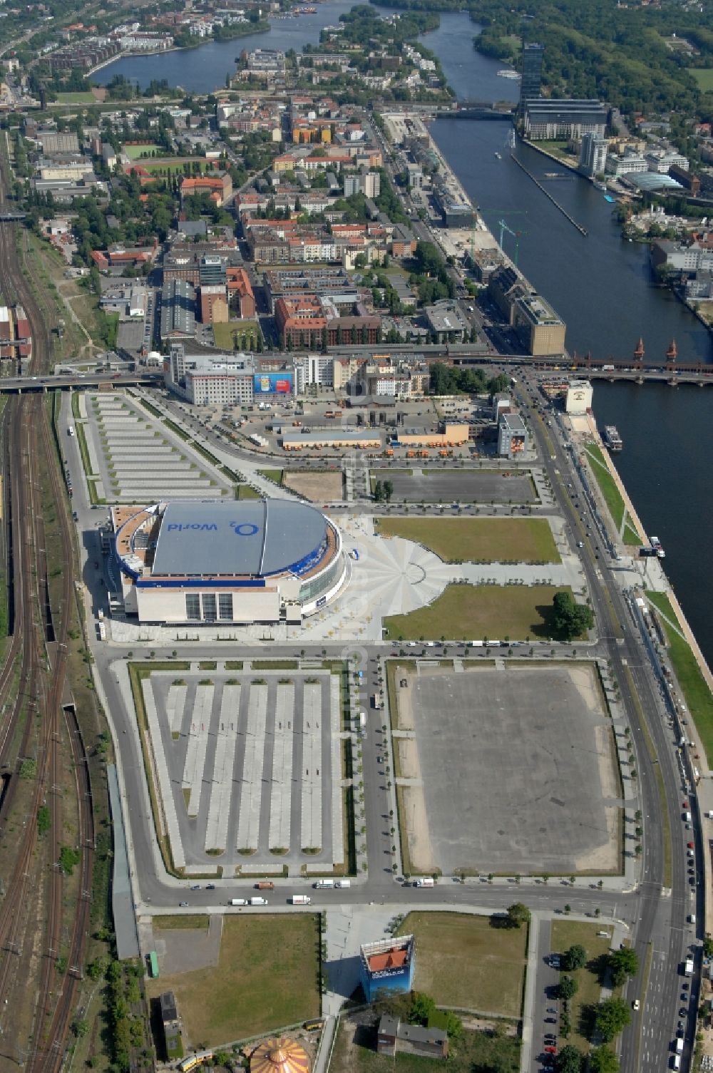 Berlin aus der Vogelperspektive: O2- Arena in Berlin - Friedrichshain