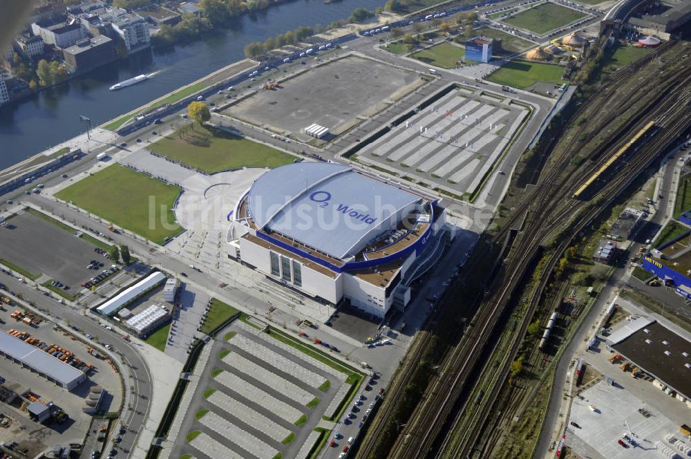 Berlin aus der Vogelperspektive: O2 World Arena in Berlin Friedrichshain