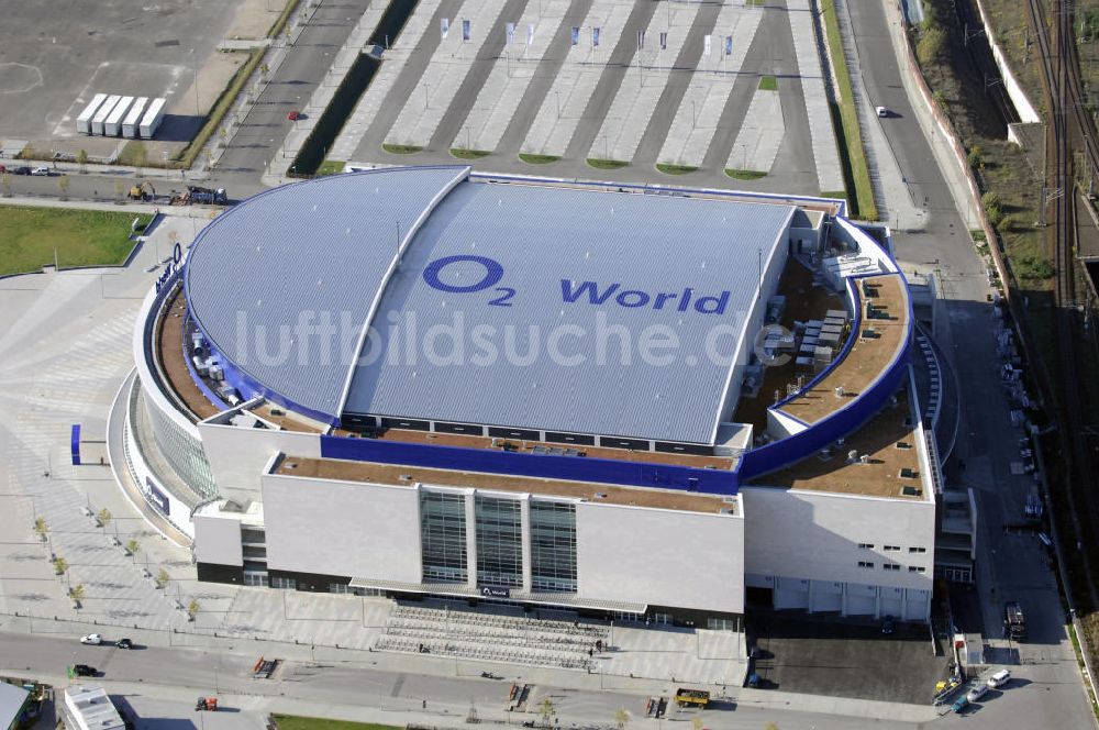 Berlin aus der Vogelperspektive: O2 World Arena in Berlin Friedrichshain