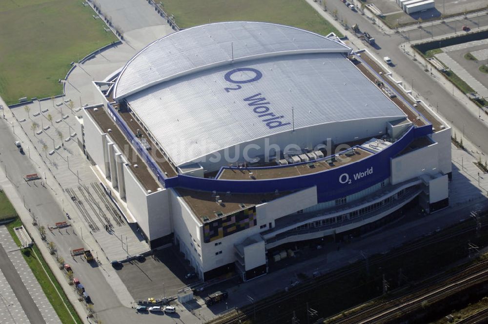 Berlin aus der Vogelperspektive: O2 World Arena in Berlin Friedrichshain