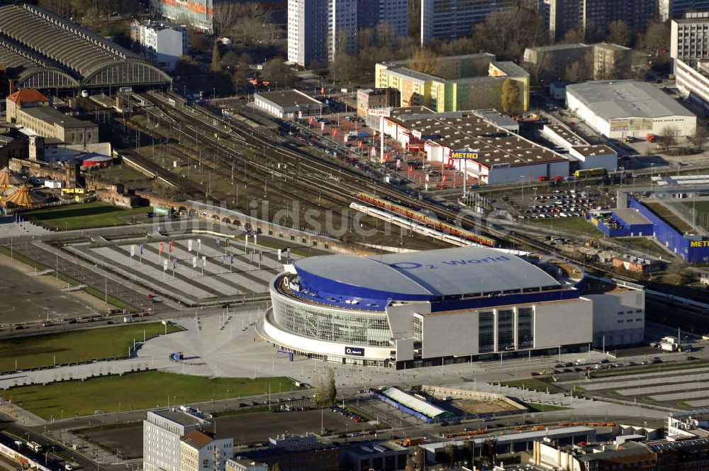 Berlin aus der Vogelperspektive: O2 World Arena in Berlin Friedrichshain