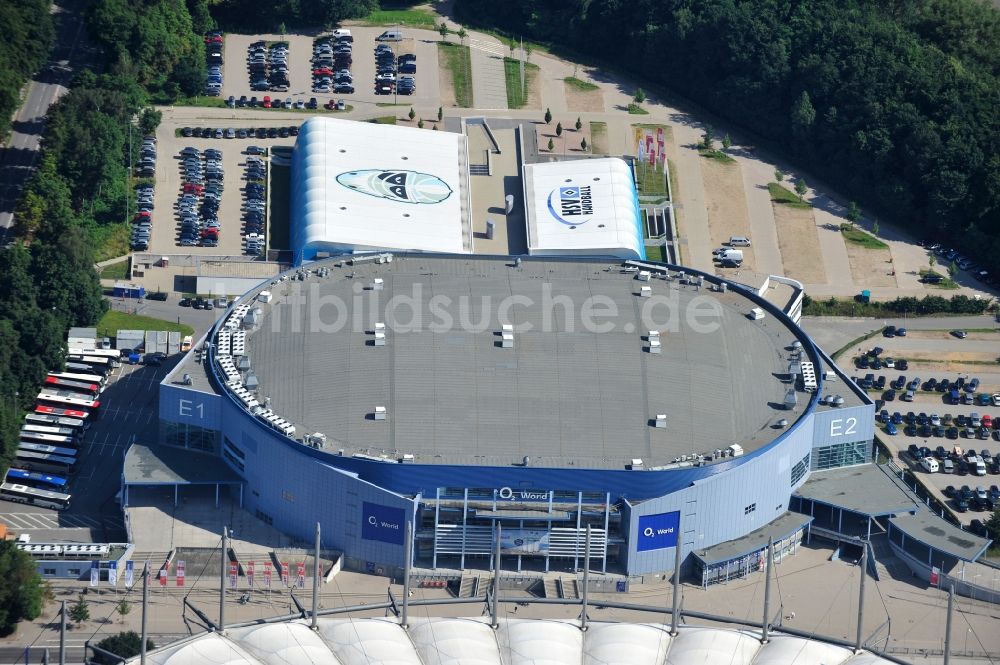 Luftbild Hamburg - O2 World Hamburg (vormals Color Line Arena), eine Multifunktionsarena für sportliche und kulturelle Veranstaltungen in Hamburg