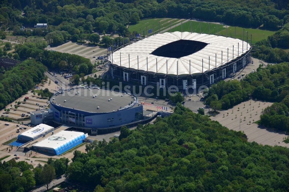 Hamburg aus der Vogelperspektive: O2 World Hamburg (vormals Color Line Arena), eine Multifunktionsarena für sportliche und kulturelle Veranstaltungen in Hamburg