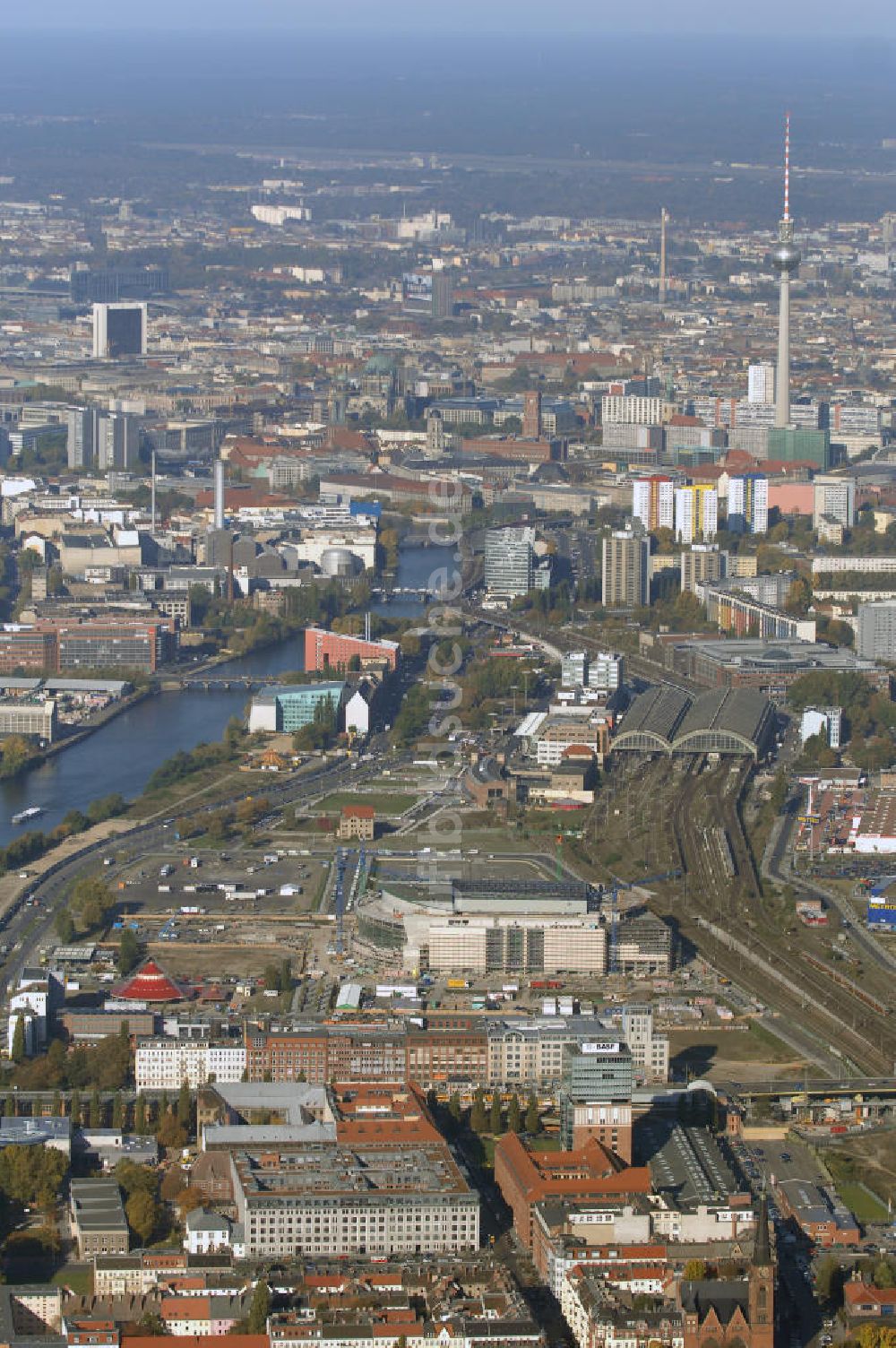 Berlin aus der Vogelperspektive: Oberbaum-City im Ortsteil Berlin-Friedrichshain