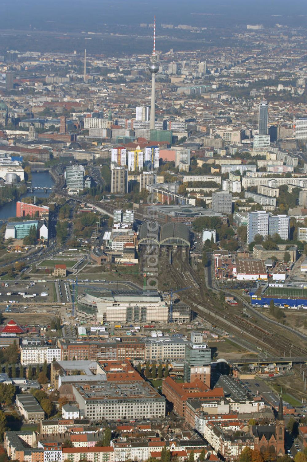 Berlin von oben - Oberbaum-City im Ortsteil Berlin-Friedrichshain