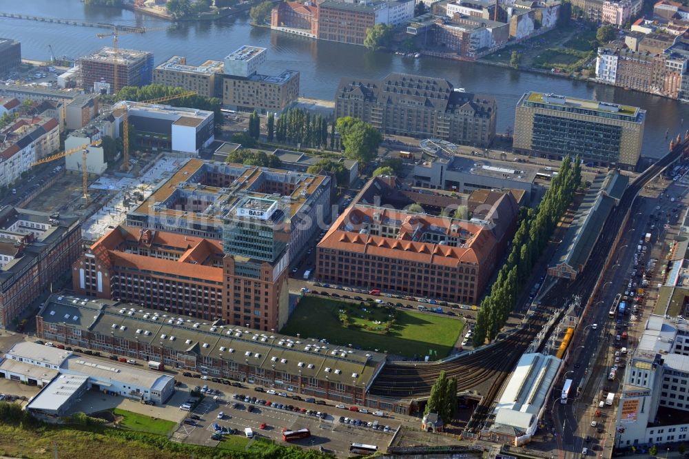 Berlin aus der Vogelperspektive: Oberbaum City im Ortsteil Friedrichshain in Berlin