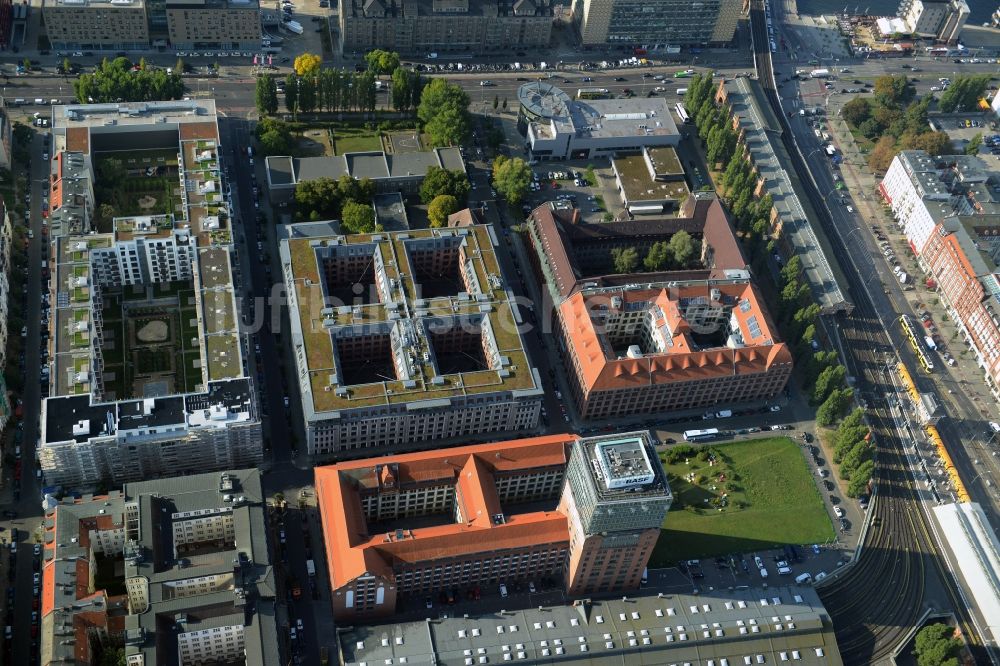 Berlin aus der Vogelperspektive: Oberbaum City im Ortsteil Friedrichshain in Berlin