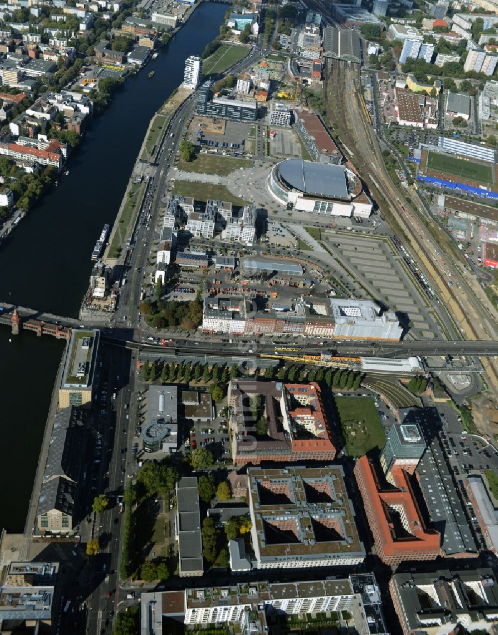 Luftaufnahme Berlin - Oberbaum City im Ortsteil Friedrichshain in Berlin