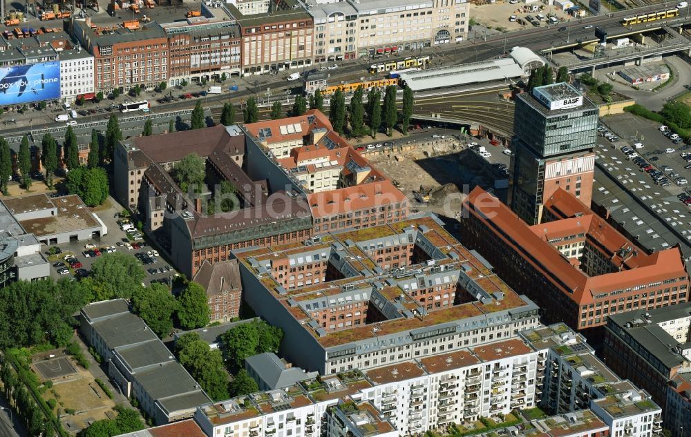 Berlin von oben - Oberbaum City im Ortsteil Friedrichshain in Berlin