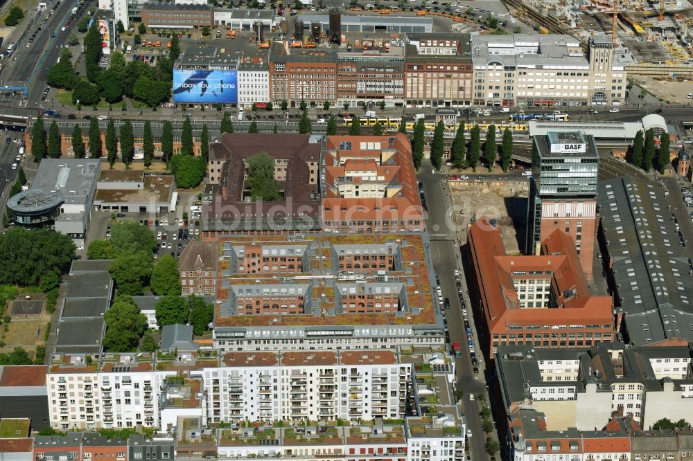 Berlin aus der Vogelperspektive: Oberbaum City im Ortsteil Friedrichshain in Berlin