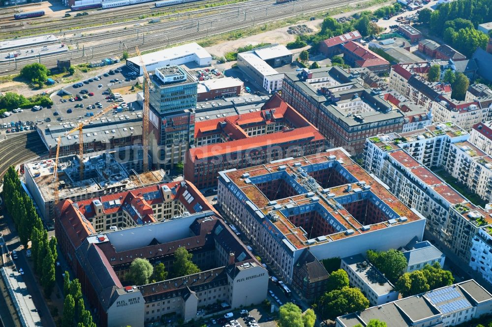 Berlin von oben - Oberbaum City im Ortsteil Friedrichshain in Berlin