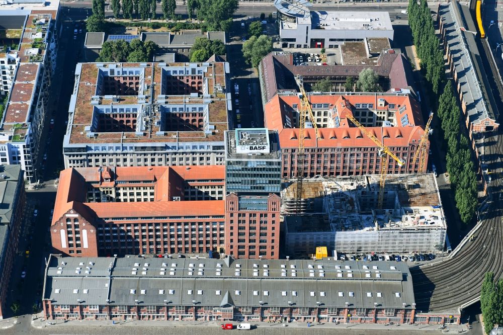 Berlin aus der Vogelperspektive: Oberbaum City im Ortsteil Friedrichshain in Berlin