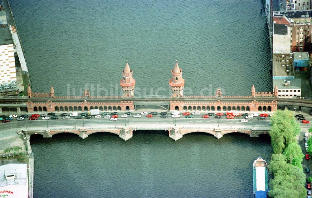 Luftaufnahme Berlin-Friedrichshain - Oberbaumbrücke.