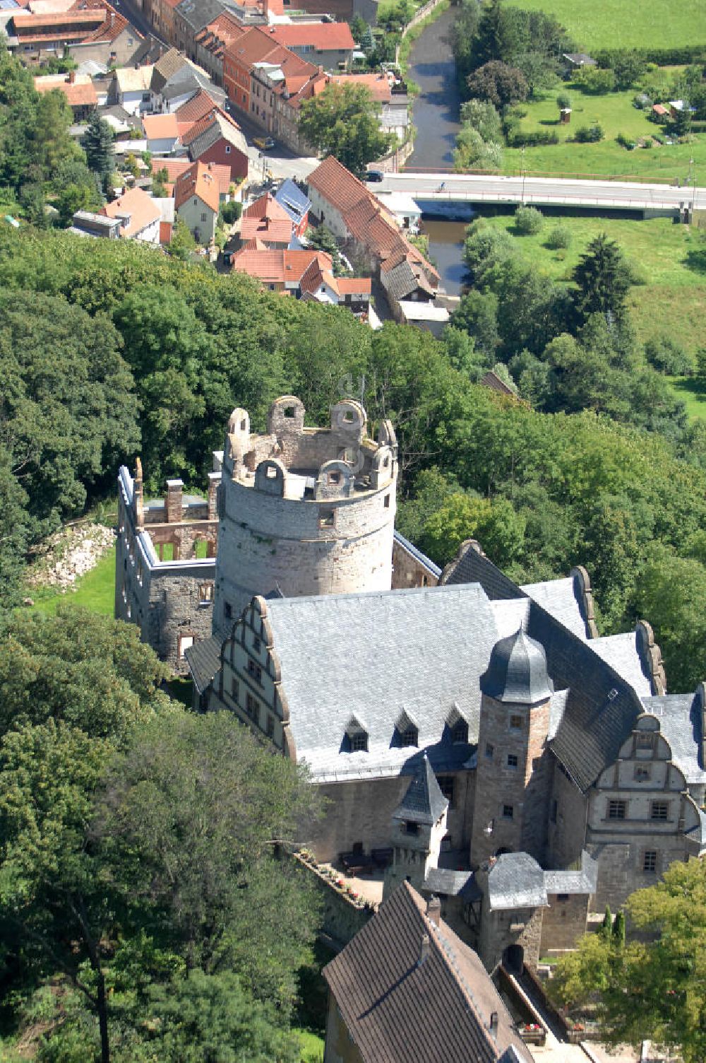 Kranichfeld von oben - Oberschloss Kranichfeld in Thüringen